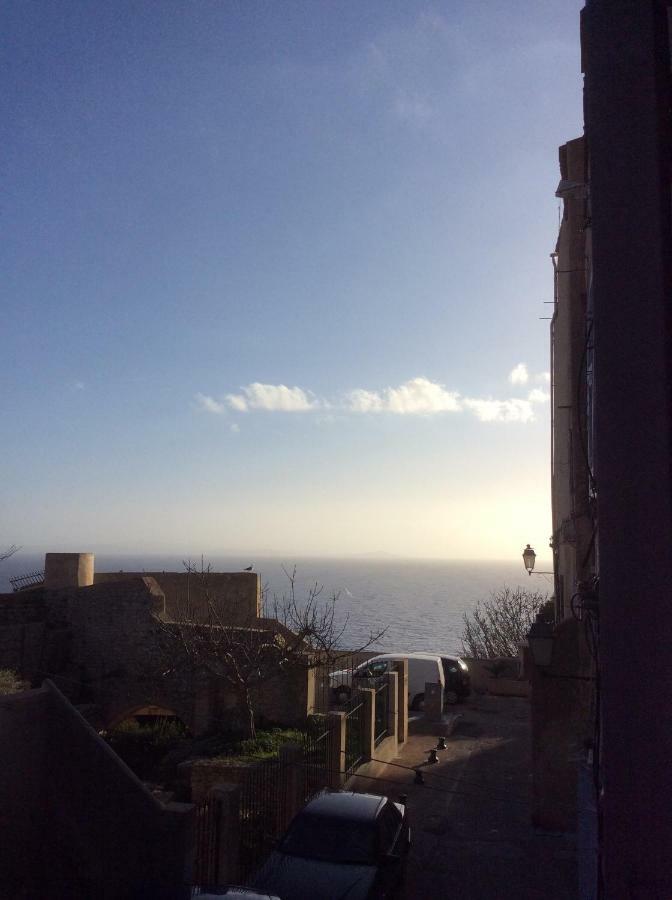 Au Coeur De La Cite Medievale Avec Petite Vue Mer Bonifacio  Exterior foto